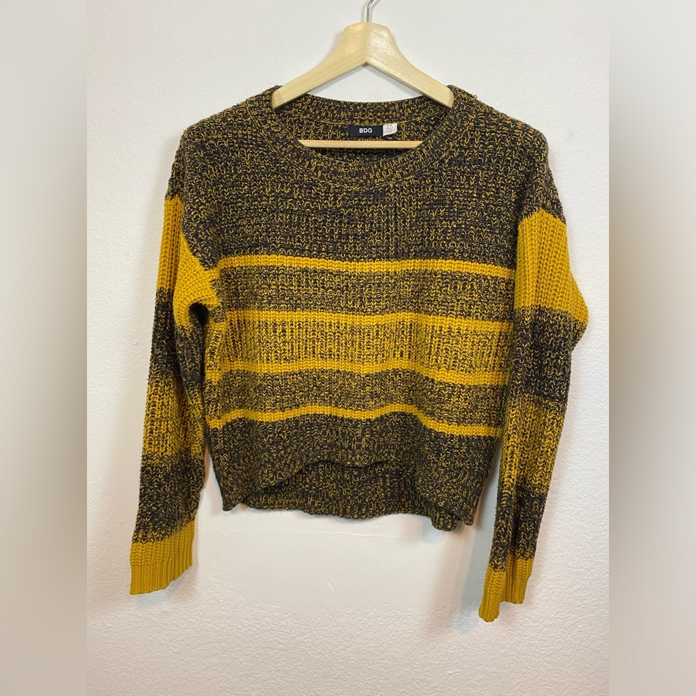 Urban Outfitters BDG Women’s Small Sweater Oversize Striped Black Yellow Highlow